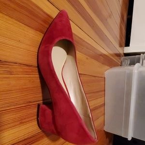 Red pointd heel